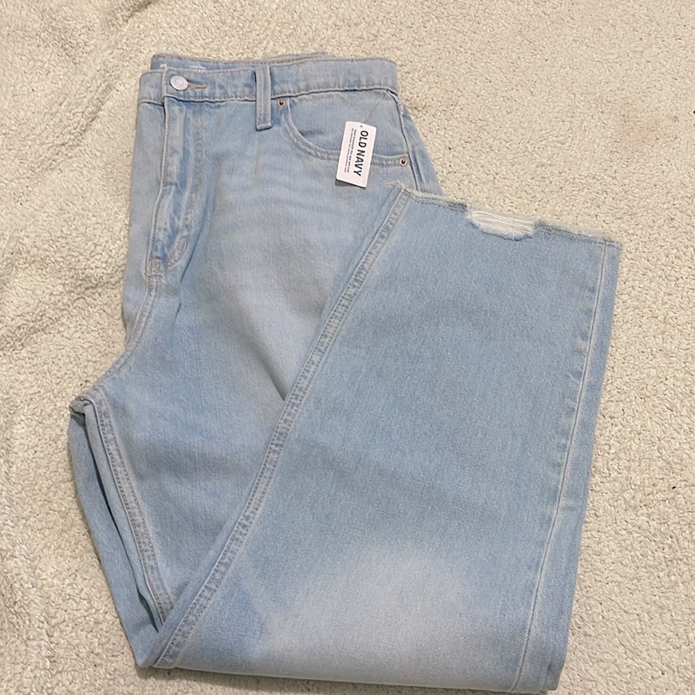 NWT- Old Navy - girls 20+. Slouchy Straight Jeans